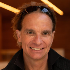 Dirk Lueth